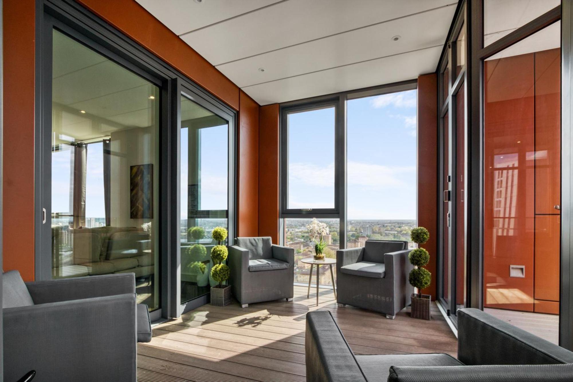 Stunning 360º View Luxurious Penthouse Appartement Londen Buitenkant foto