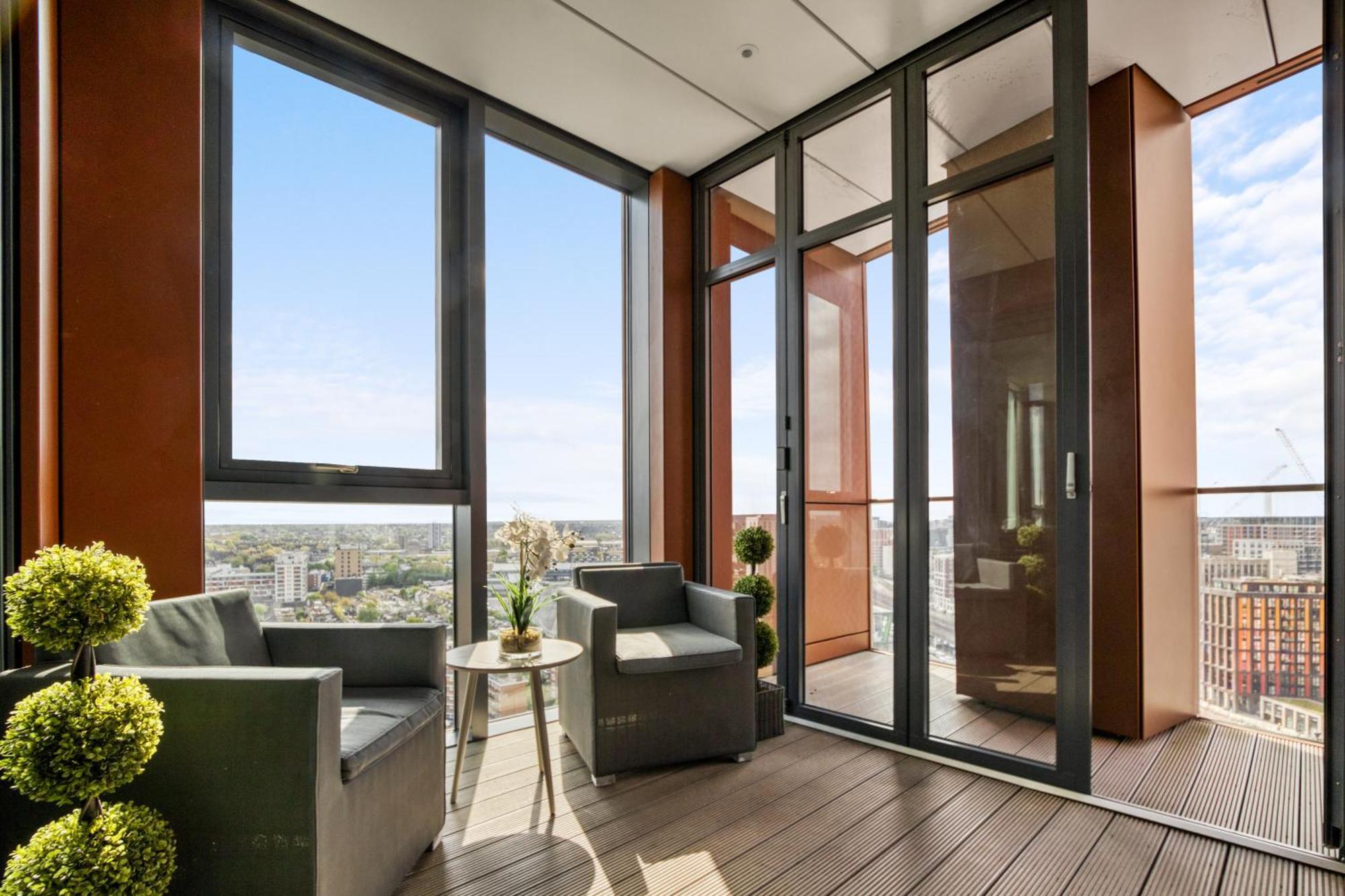 Stunning 360º View Luxurious Penthouse Appartement Londen Buitenkant foto
